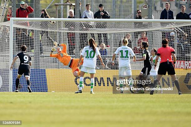 Marith Priessen of 1. FFC Frankfurt scores the opening goal during the UEFA Women's Champions League Semi Final second leg match between 1. FFC...