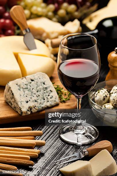 queijos e vinhos - queijo - fotografias e filmes do acervo
