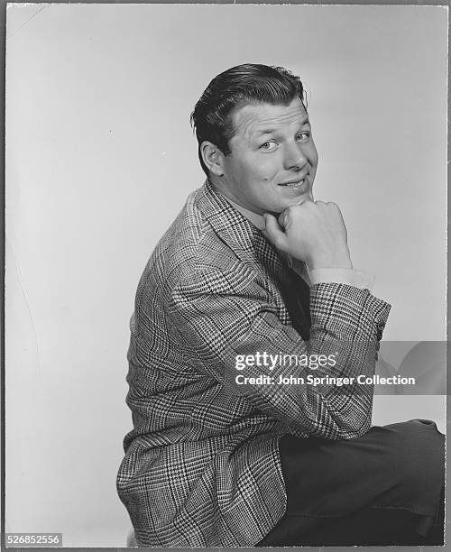 Carson Actor Jack Carson Photos and Premium High Res Pictures - Getty Images