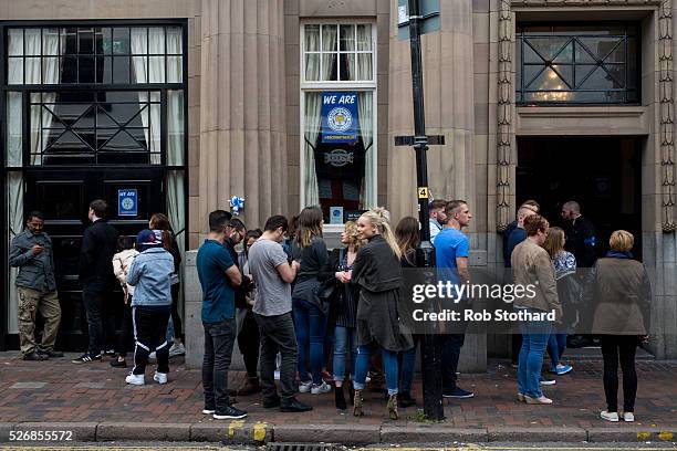 211 Queue Outside Pub Stock Photos, High-Res Pictures, and Images ...