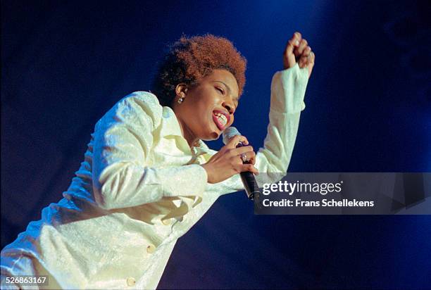Macy Gray, vocal, performs at the Paradiso on December 6th 1999 in Amsterdam, Netherlands.