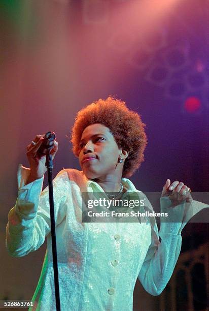 Macy Gray, vocal, performs at the Paradiso on December 6th 1999 in Amsterdam, Netherlands.