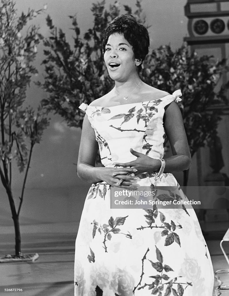 Della Reese Singing