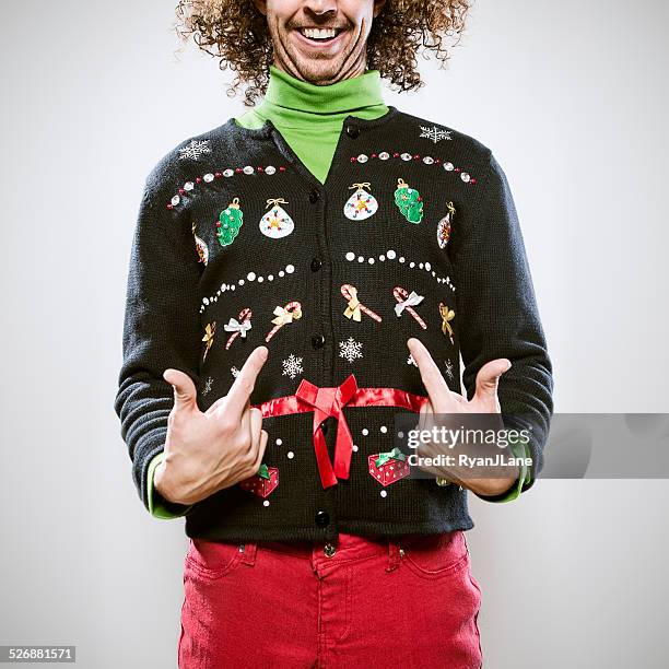 christmas sweater mann - ugliness stock-fotos und bilder