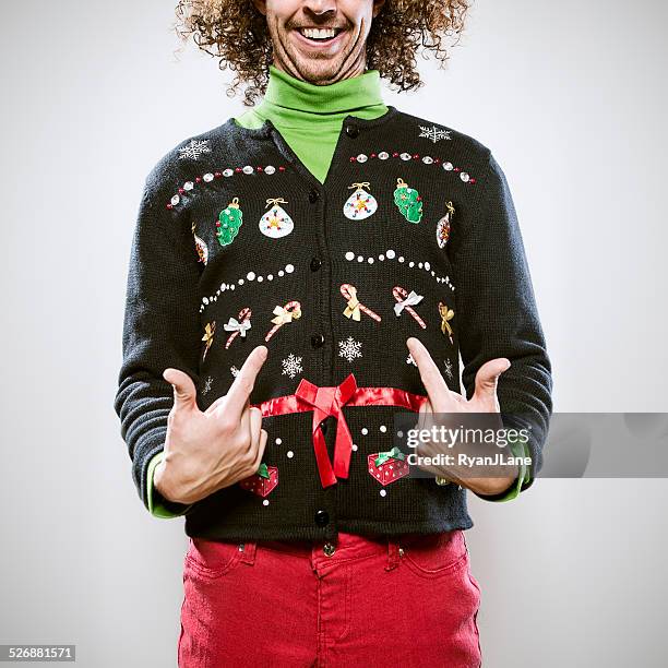 jersey navideño hombre - chaleco fotografías e imágenes de stock