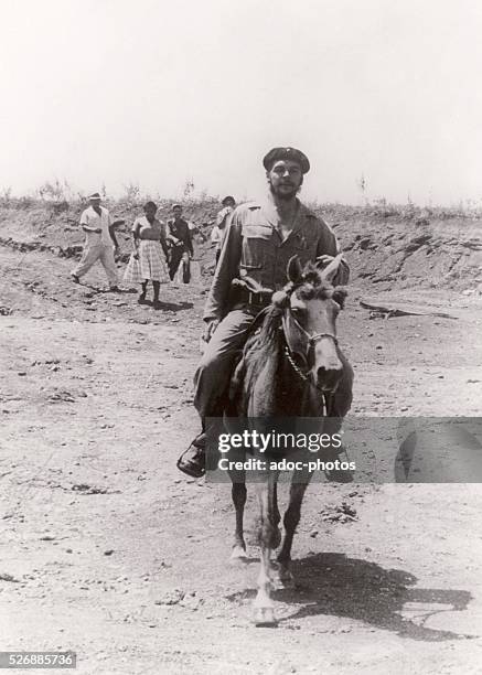 Ernesto Che Guevara , Cuban revolutionary of Argentine origin born in Rosario . Ca. 1960.