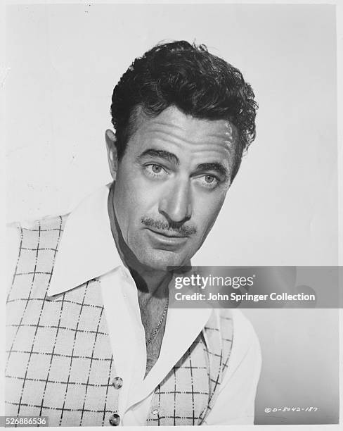 Gilbert Roland Photos and Premium High Res Pictures - Getty Images