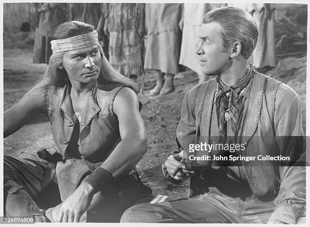 Cochise agrees to peace talks with Tom Jeffords in the 1950 western Broken Arrow.