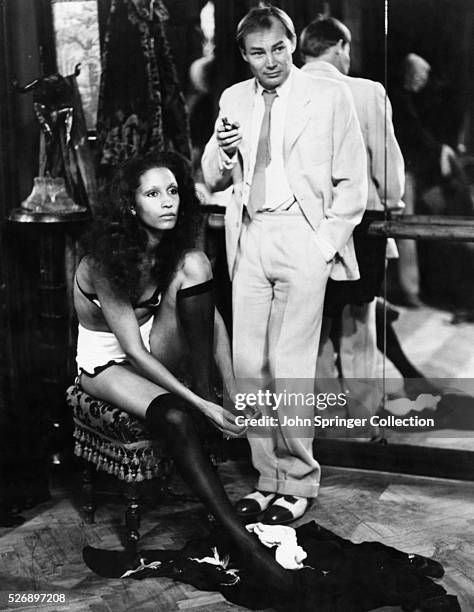Karin Boyd as Juliette Martens and Klaus Maria Brandauer as Hendrik Hoefgen in the 1981 film Mephisto.
