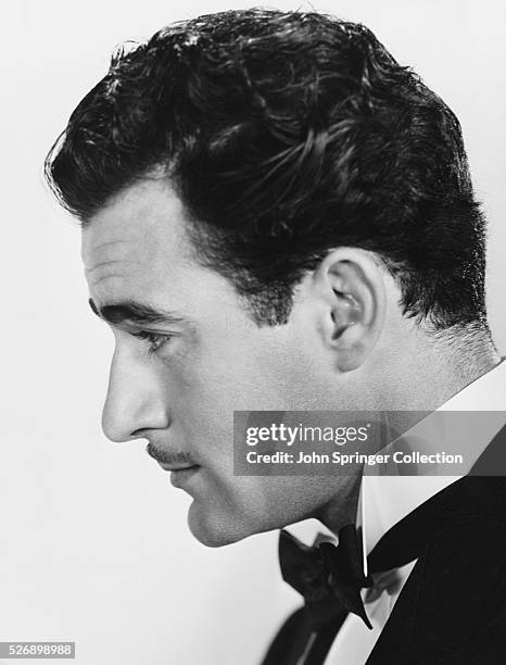 873 Gilbert Roland Photos & High Res Pictures - Getty Images