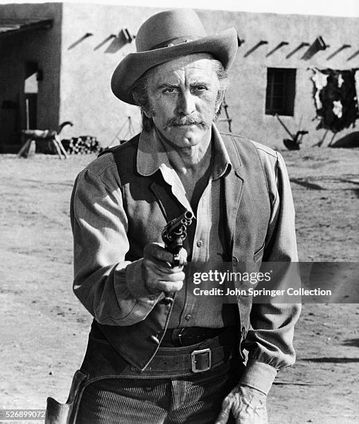 Actor Kirk Douglas plays Will Tenneray in the 1971 film A Gunfight.