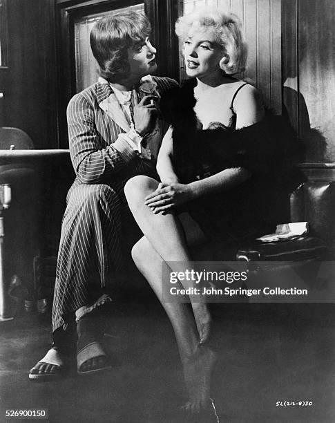 Tony Curtis as Josephine and Marilyn Monroe as Sugar Kane in the 1959 comedy Some Like It Hot.