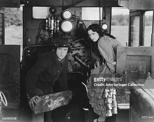 Buster Keaton and Marion Mack in The General