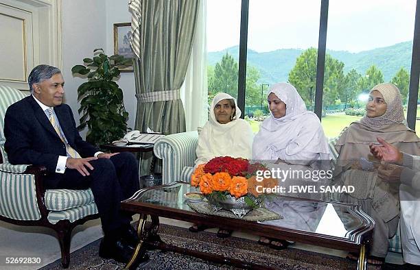 Abida Rasheed Daughter 27 Malik Mohammad Javed Photos & High Res Pictures - Getty Images