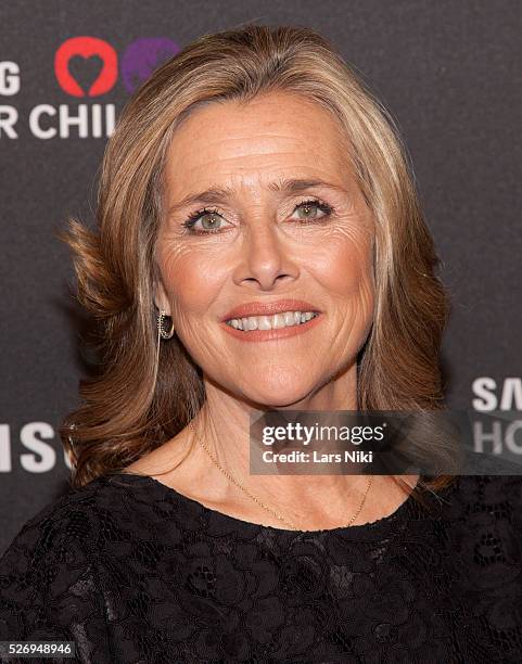 Meredith Viera attends the "Samsung Hope for Children Gala" at the Hammerstein Ballroom in New York City. �� LAN