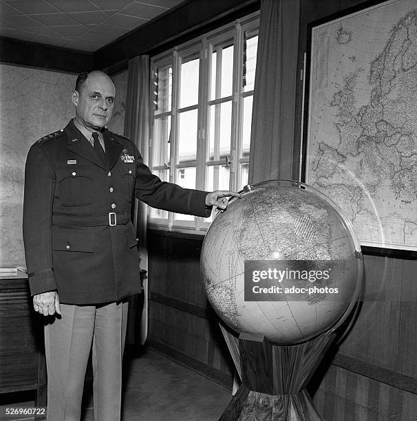 178 General Matthew Ridgway Stock Photos, High-Res Pictures, and Images ...