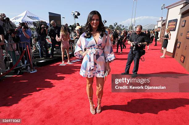 Singer Sara Evans attends the 2016 American Country Countdown Awards at The Forum on May 1, 2016 in Inglewood, California.