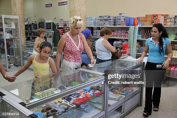 Cuban State Store 315 Cuban Peso Stock Photos, High-Res Pictures, and Images - Getty Images