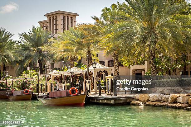 madinat jumeirah hotel in dubai, uae - madinat jumeirah hotel stock pictures, royalty-free photos & images