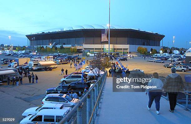 During the game at the Pontiac Silverdome in Pontiac, Michigan. The Rams defeated the Lions 35-0. DIGITAL IMAGE. Mandatory Credit: Tom...
