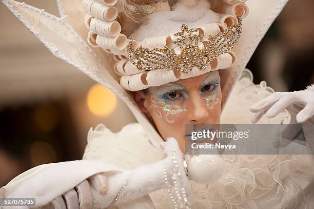 venice carnival 2014 - venetiaans masker stockfoto's en -beelden