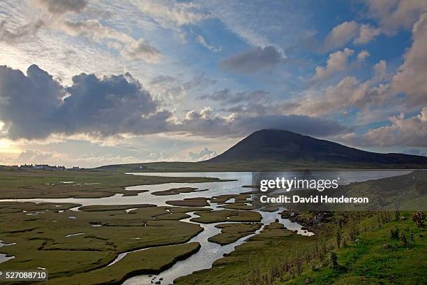 coastline of flat islets and channels near northton, isle of harris, lewis and harris, outer hebrides, scotland, uk - insel harris stock-fotos und bilder