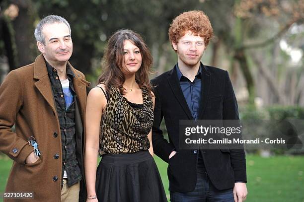 Olivier Assayas, Carole Combes e Hugo Conzelmann during the photocall of the film Apr��s Mai