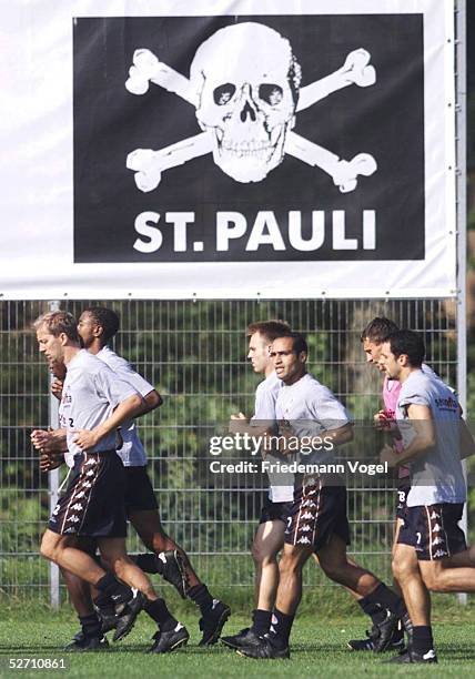 Hamburg; TEAM ST. PAULI beim laufen