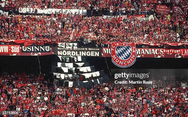 In Mailand; FC BAYERN MUENCHEN - FC VALENCIA 6:5 nach Elfmeterschiessen; FC BAYERN MUENCHEN CHAMPIONS LEAGUE SIEGER 2001; BAYERN MUENCHEN FANS