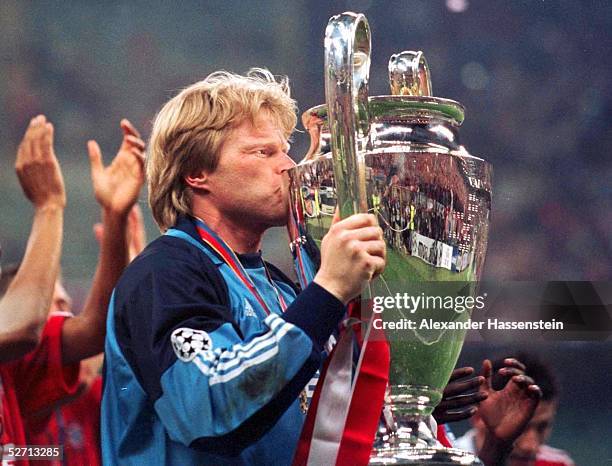 In Mailand; FC BAYERN MUENCHEN - FC VALENCIA 6:5 nach Elfmeterschiessen; FC BAYERN MUENCHEN CHAMPIONS LEAGUE SIEGER 2001; TORWART Oliver KAHN/BAYERN...