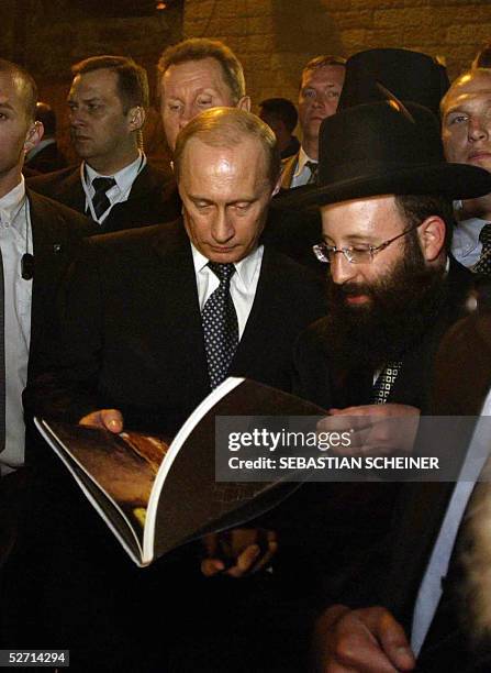 Putin With Rabbis 3,651 Vladimir Putin 2005 Stock Photos, High-Res Pictures, and Images ...