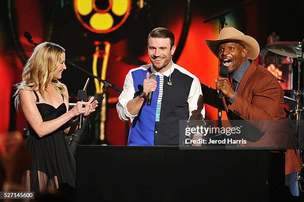 Jennifer Nettles, Sam Hunt and Terry Crews on stage at the 2016 American Country Countdown Awards at The Forum on May 1, 2016 in Inglewood,...