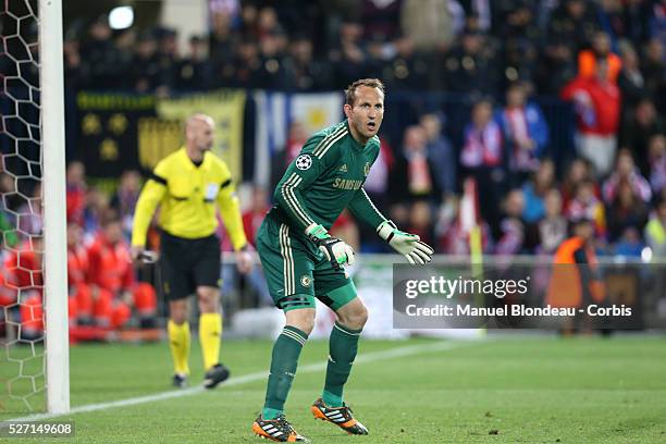 Goalkeeper Mark Schwarzer of Chelsea FC during the UEFA Champions League Semifinal first leg match between Club Atletico de Madrid and Chelsea FC at...