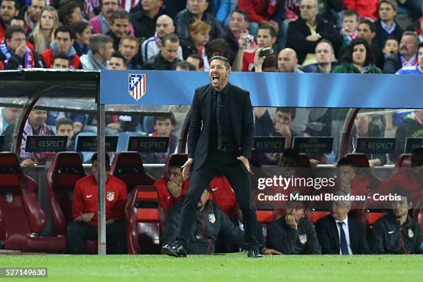 Head coach Diego Simeone of Club Atletico de Madrid shouts encouragement during the UEFA Champions League Semifinal first leg match between Club...