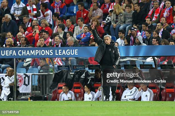 Head coach Jose Mourinho of Chelsea FC during the UEFA Champions League Semifinal first leg match between Club Atletico de Madrid and Chelsea FC at...