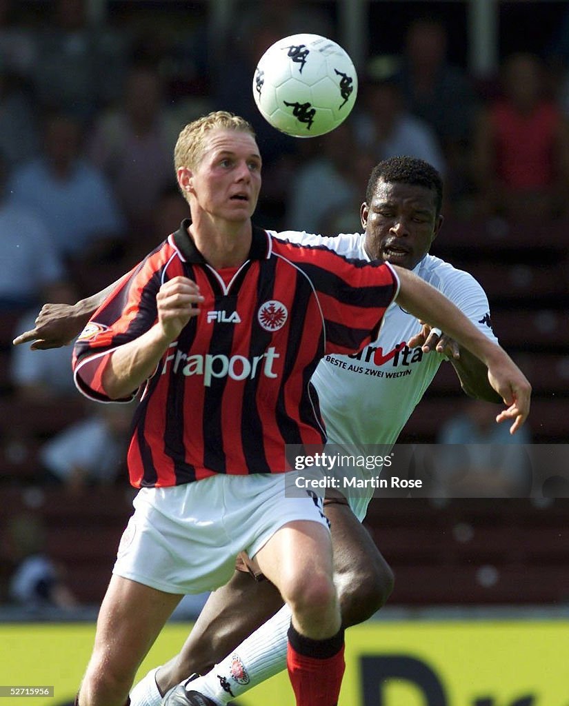 FUSSBALL: DFB POKAL 01/02, FC ST. PAULI (Amateure) - EINTRACHT FRANKFURT 0:1 n.V.