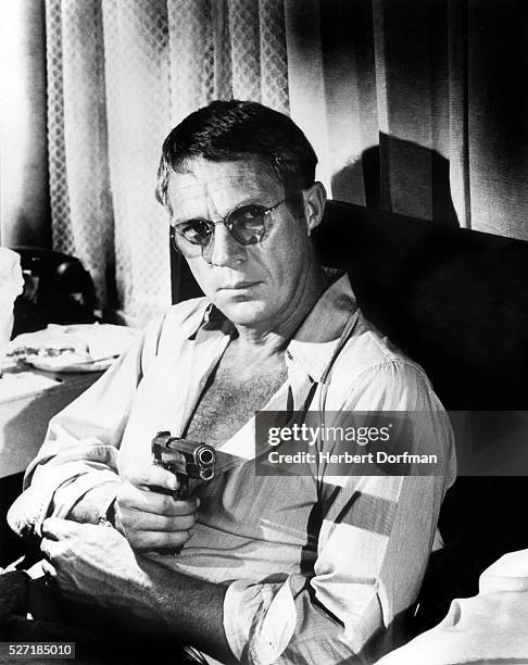 65 Steve Mcqueen With Gun Stock Photos, High-Res Pictures, and Images