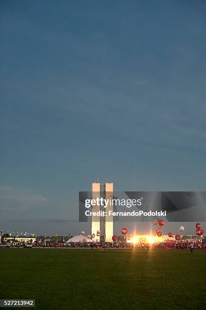 pro-governo forma alguma no brasil - congresso nacional imagens e fotografias de stock