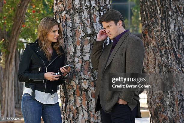 Crossfire" - With their best lead in hand, Castle and Beckett are ready to take on LokSat. But an unforeseen twist puts their case - and their lives...
