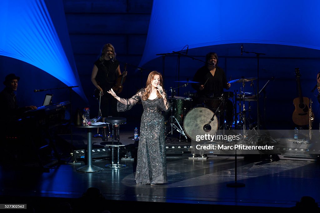 Vicky Leandros Performs In Cologne