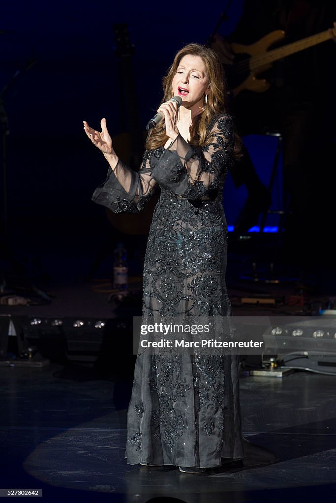 Vicky Leandros Performs In Cologne