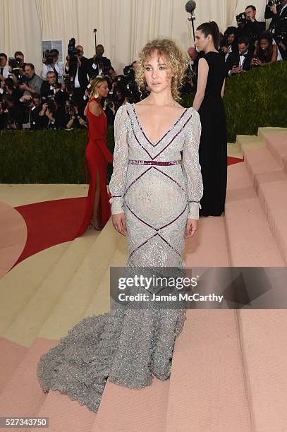 Actress Juno Temple attends the "Manus x Machina: Fashion In An Age Of Technology" Costume Institute Gala at Metropolitan Museum of Art on May 2,...