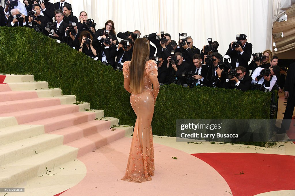 "Manus x Machina: Fashion In An Age Of Technology" Costume Institute Gala - Arrivals