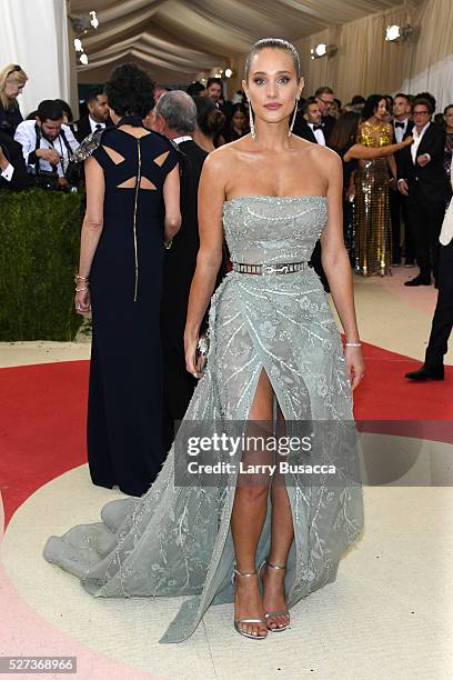 Hannah Davis attends the "Manus x Machina: Fashion In An Age Of Technology" Costume Institute Gala at Metropolitan Museum of Art on May 2, 2016 in...