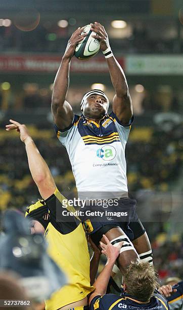 Radike Samo of the Brumbies wins a line-out during the Super 12 match between the Hurricanes and the ACT Brumbies at WestPac Stadium April 30, 2005...