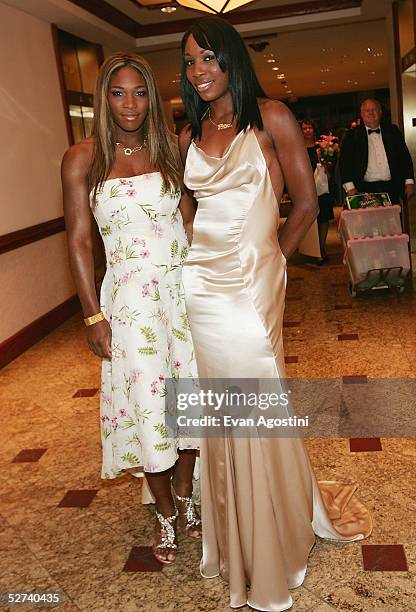 Professional tennis players Serena and Venus Williams attend the White House Correspondents dinner at the Washington Hilton Hotel April 30, 2005 in...