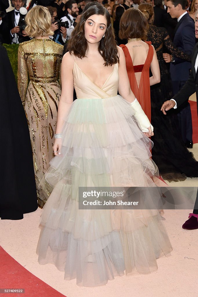 "Manus x Machina: Fashion In An Age Of Technology" Costume Institute Gala