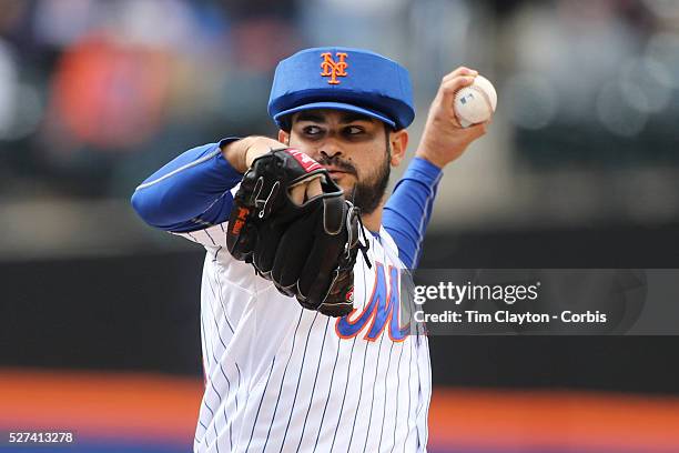 Pitcher Alex Torres, New York Mets, pitching with protective head gear during the New York Mets Vs Atlanta Braves MLB regular season baseball game at...