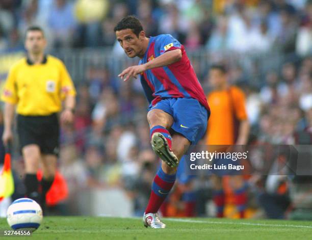 Juliano Belletti of FC Barcelona in action during the La Liga match between FC Barcelona and Albacete on May 1, 2005 at Nou Camp Stadium in...