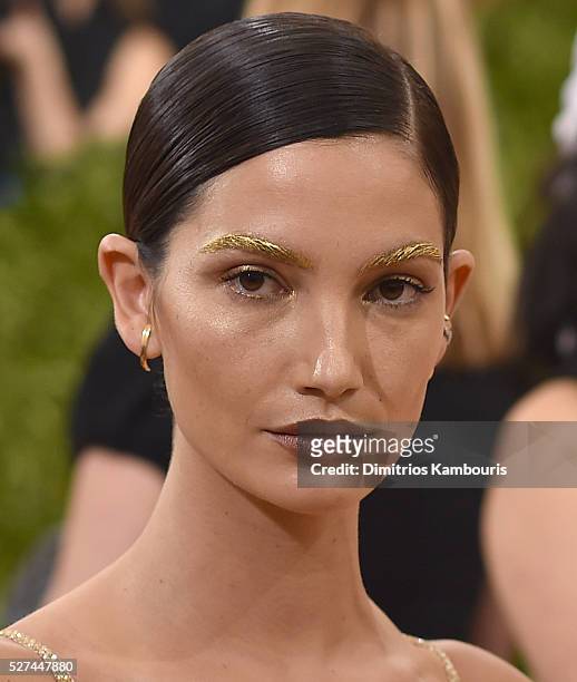 Lily Aldridge attends the 'Manus x Machina: Fashion In An Age Of Technology' Costume Institute Gala at Metropolitan Museum of Art on May 2, 2016 in...